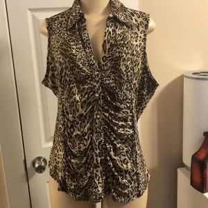 Sleeveless stretch button down leopard shirt